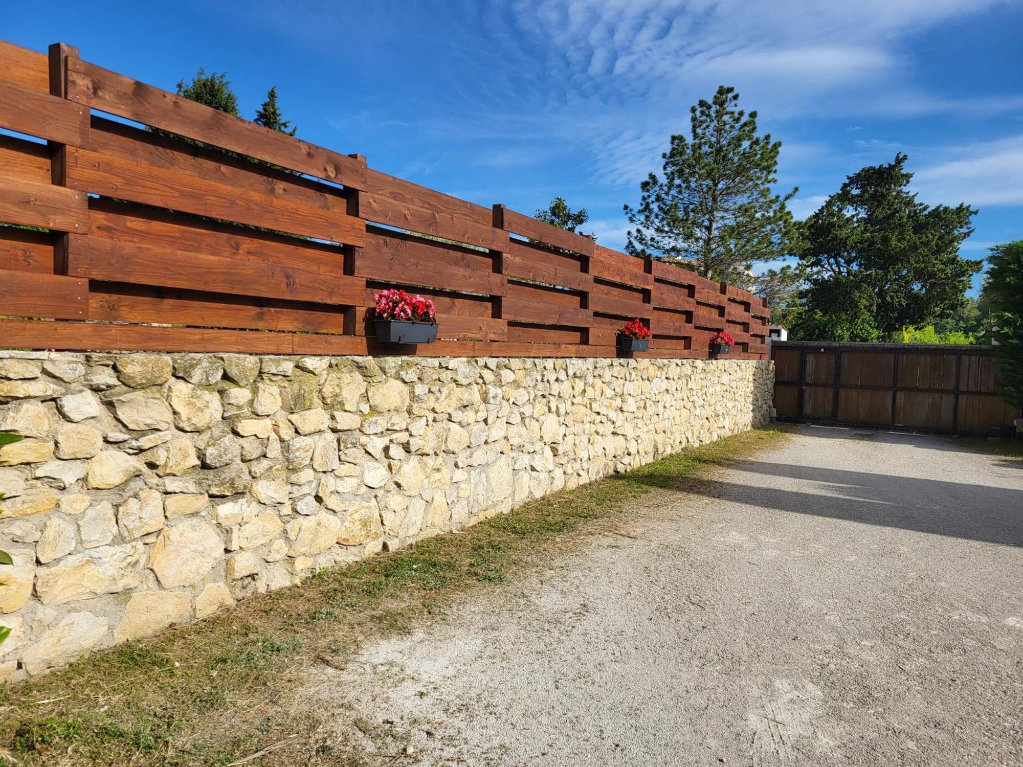 Le Gite De Lolivier En Provence Villa Aramon Exteriör bild