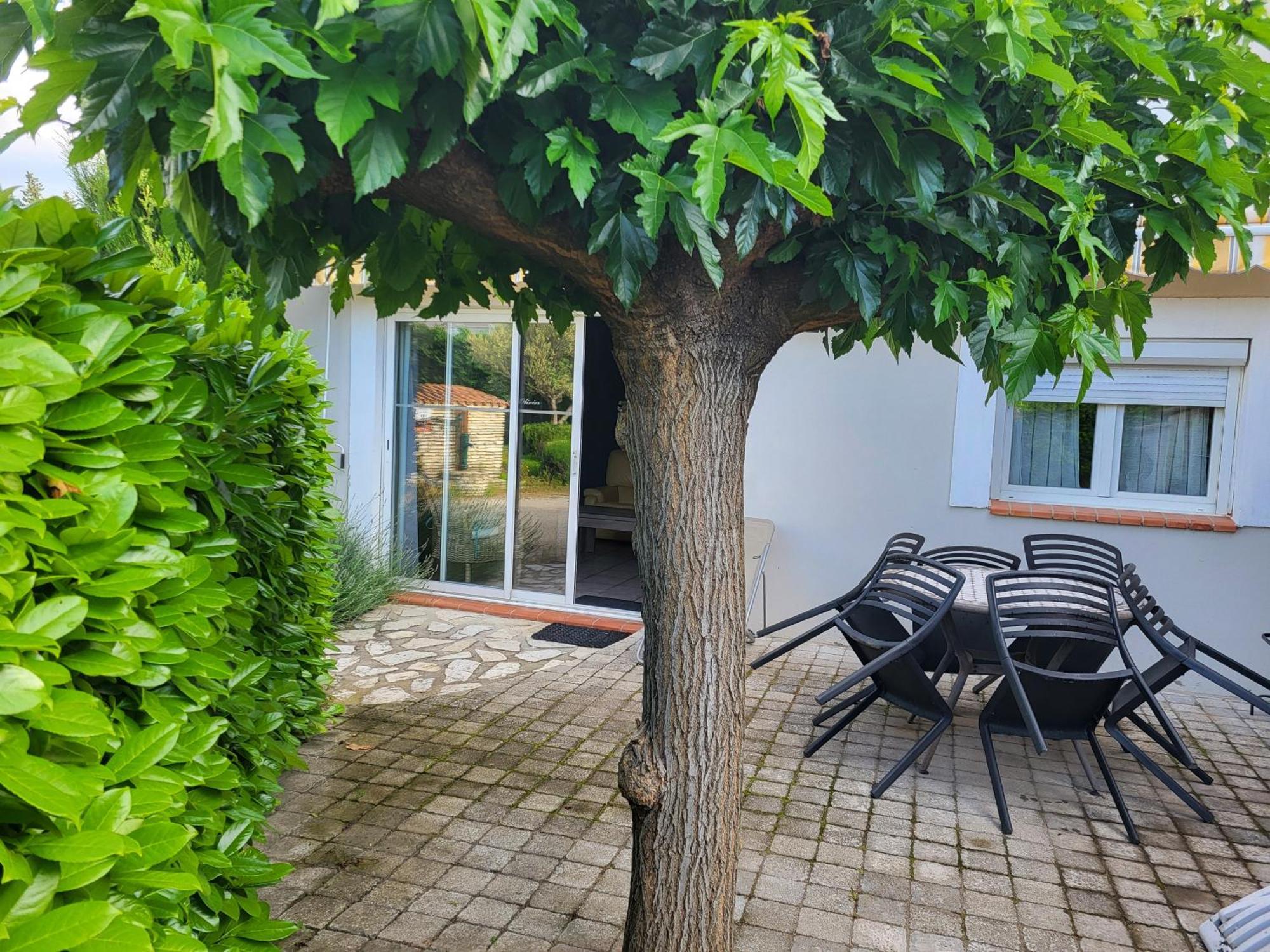 Le Gite De Lolivier En Provence Aramon Exteriör bild