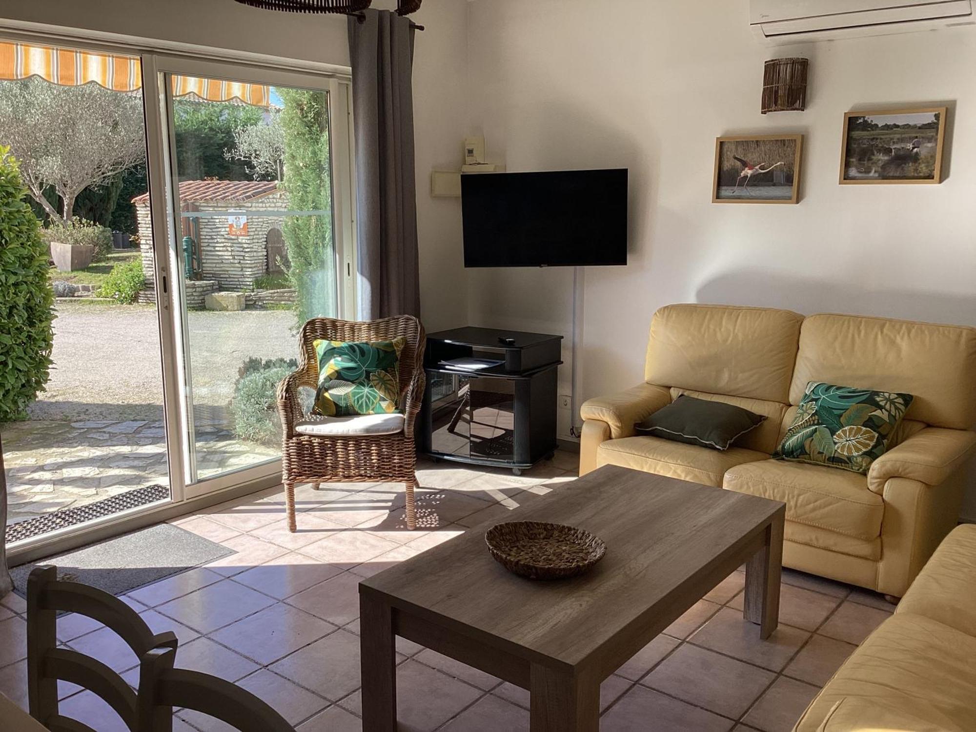 Le Gite De Lolivier En Provence Aramon Exteriör bild