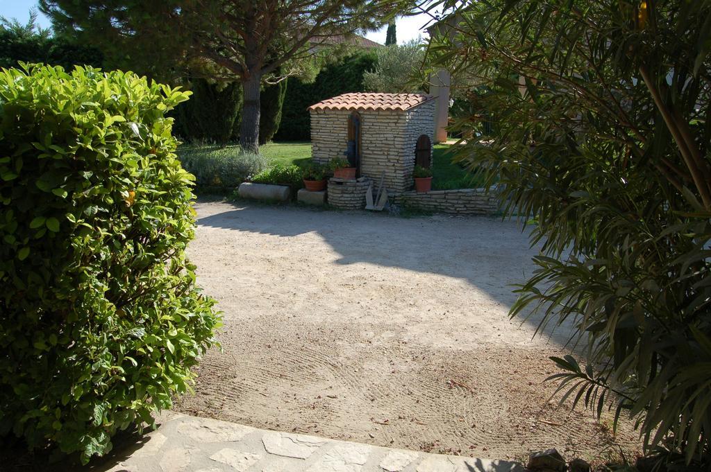 Le Gite De Lolivier En Provence Aramon Exteriör bild
