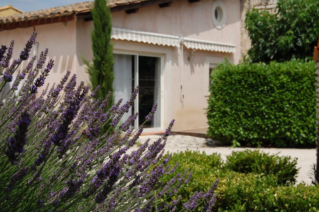 Le Gite De Lolivier En Provence Aramon Exteriör bild
