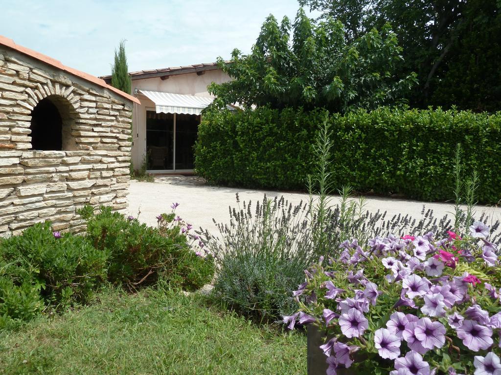 Le Gite De Lolivier En Provence Aramon Exteriör bild