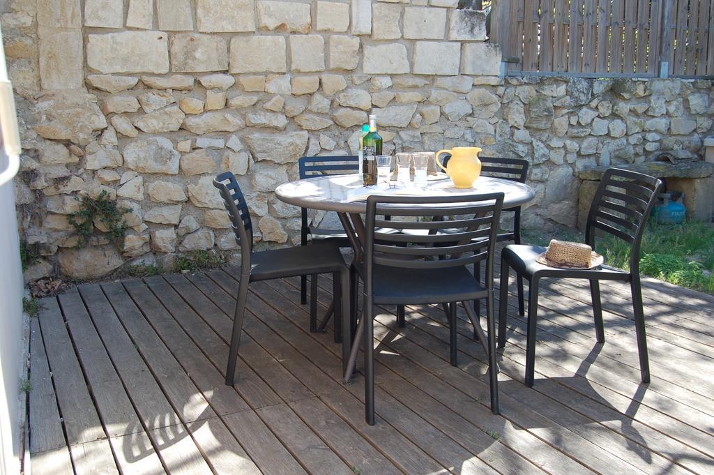Le Gite De Lolivier En Provence Aramon Rum bild